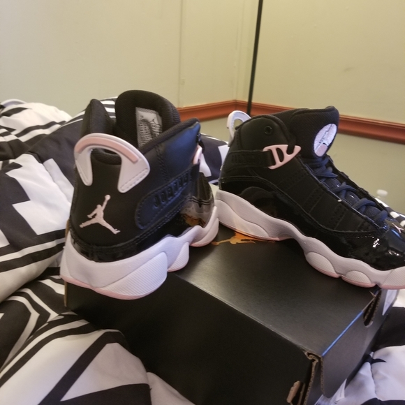 Jordan high top shoes - Picture 3 of 4